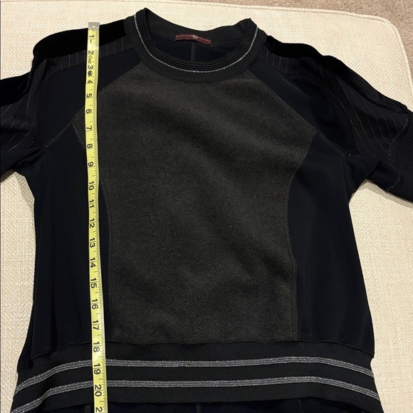 Chic High By Claire Campbell Black and Gray Long Sleeve Top - Picture 10 of 10